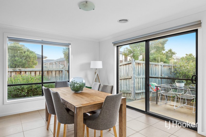 Photo - 33 Seagrass Crescent, Point Cook VIC 3030 - Image 3