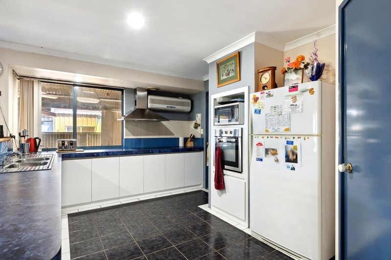 Photo - 33 Serene Place, Barragup WA 6209 - Image 13