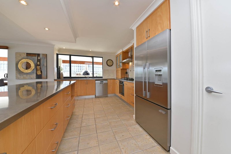 Photo - 33 Seville Crest, Mindarie WA 6030 - Image 13