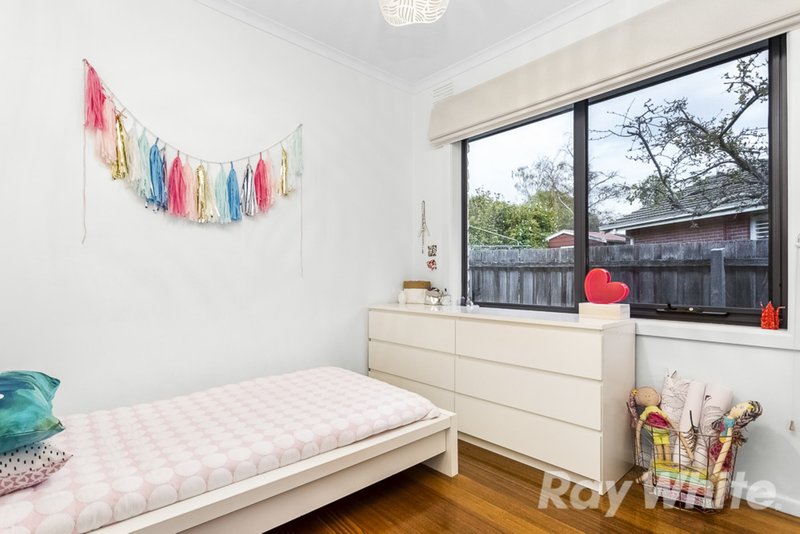 Photo - 33 Shaftsbury Drive, Mulgrave VIC 3170 - Image 8