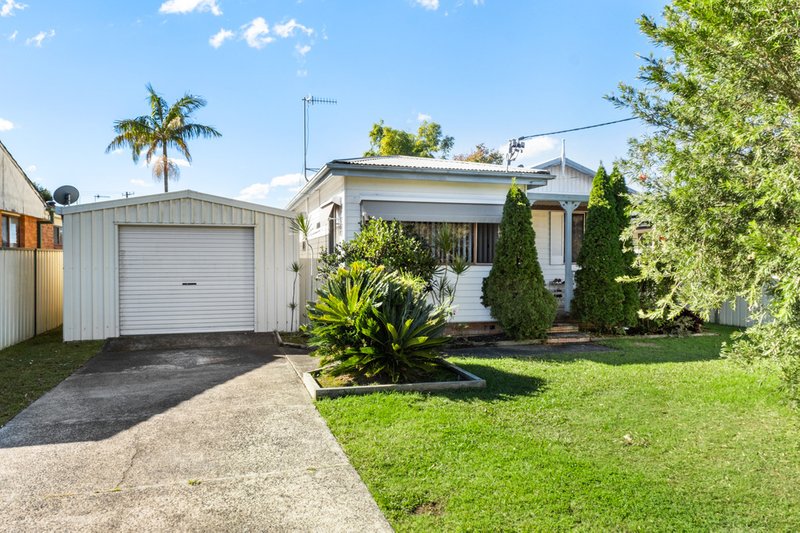 33 Shamrock Drive, Berkeley Vale NSW 2261