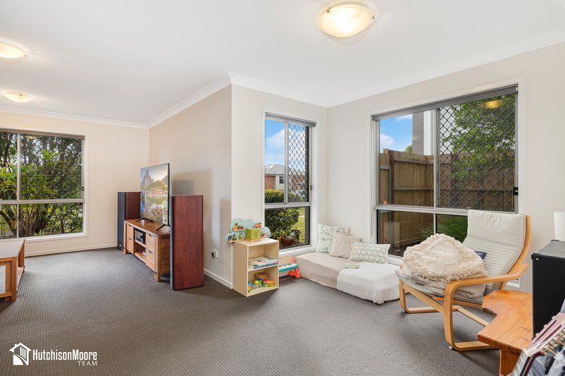 Photo - 33 Shaw Place, Redland Bay QLD 4165 - Image 5