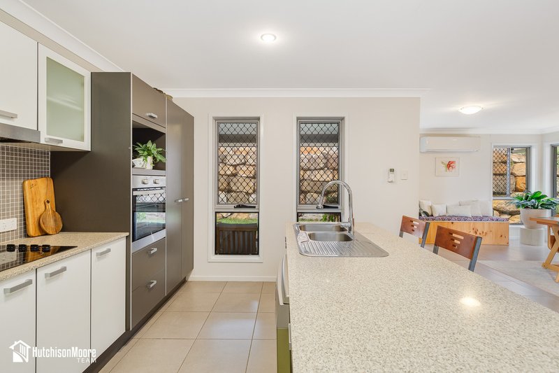 Photo - 33 Shaw Place, Redland Bay QLD 4165 - Image 6