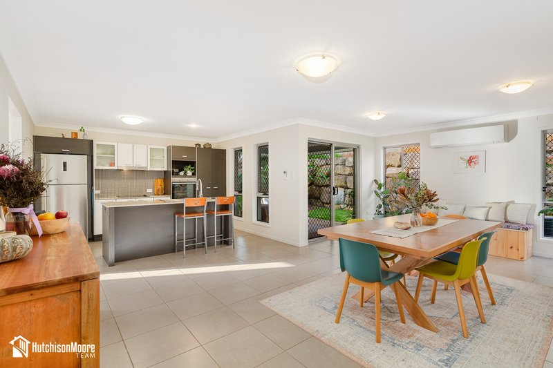 Photo - 33 Shaw Place, Redland Bay QLD 4165 - Image 8
