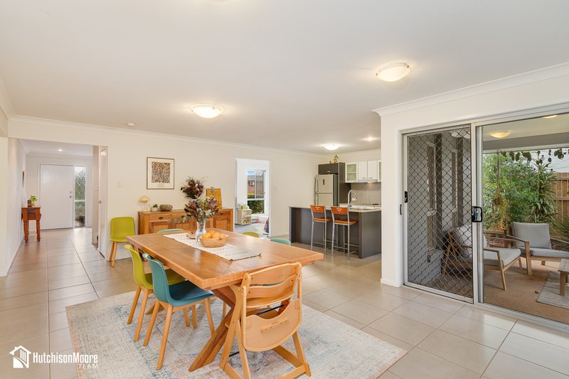 Photo - 33 Shaw Place, Redland Bay QLD 4165 - Image 9