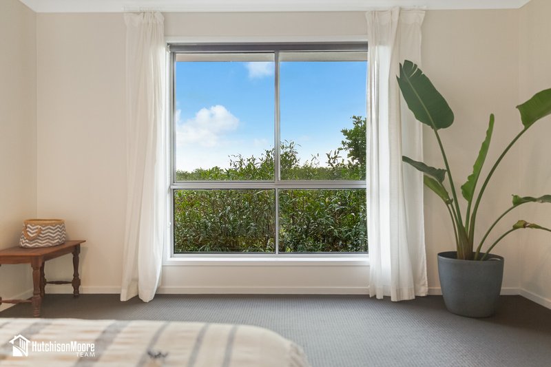 Photo - 33 Shaw Place, Redland Bay QLD 4165 - Image 16
