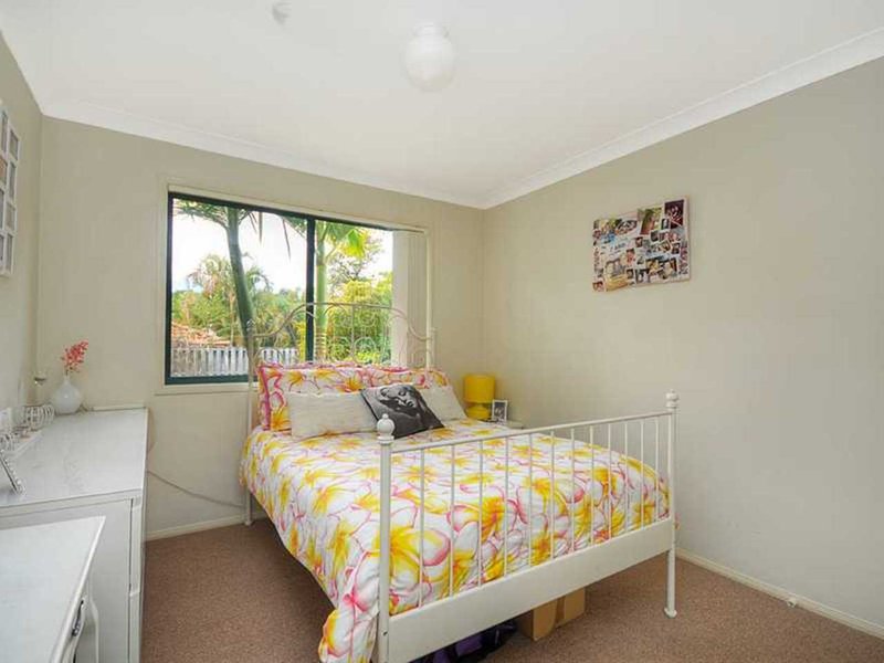 Photo - 33 Shepton Crescent, Mudgeeraba QLD 4213 - Image 8