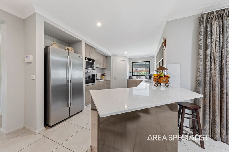 Photo - 33 Silver Way, Koo Wee Rup VIC 3981 - Image 3