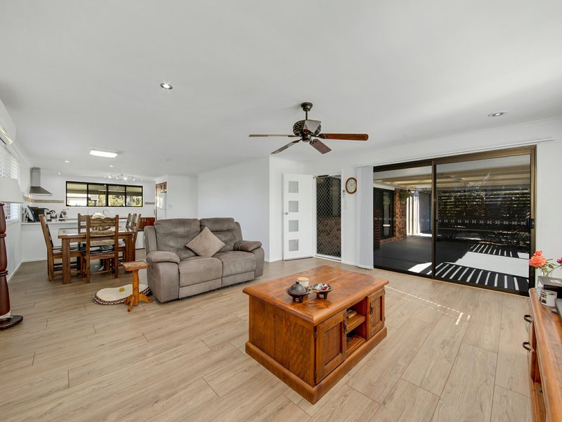 Photo - 33 Silverton Drive, Tannum Sands QLD 4680 - Image 6