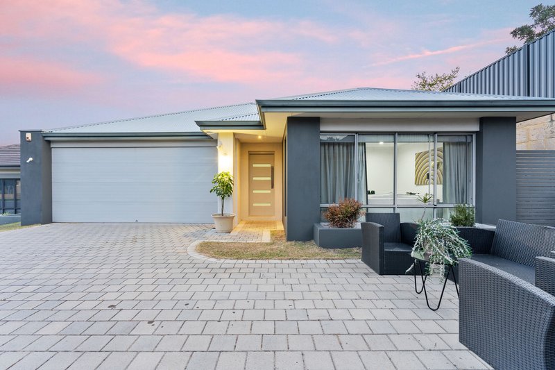 33 Sissinghurst Crescent, Landsdale WA 6065