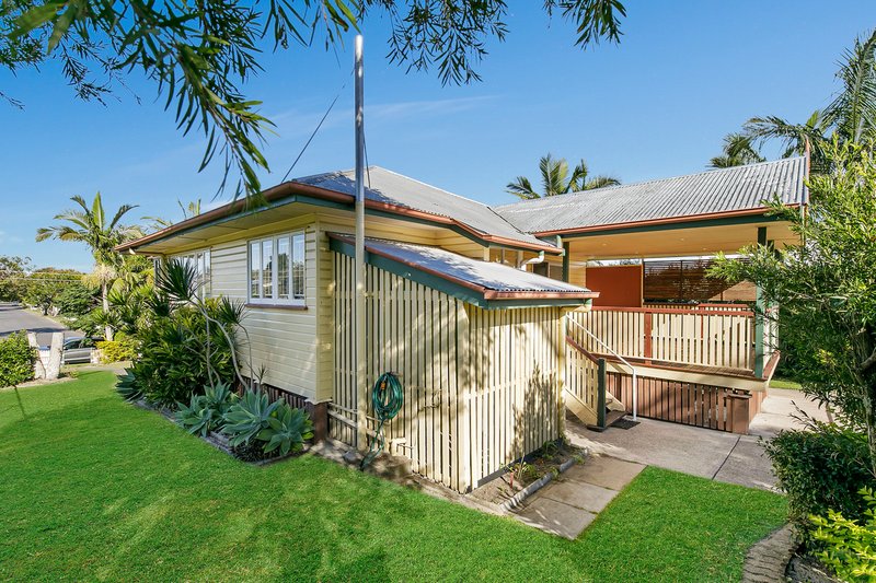 Photo - 33 Stannard Road, Manly West QLD 4179 - Image 2