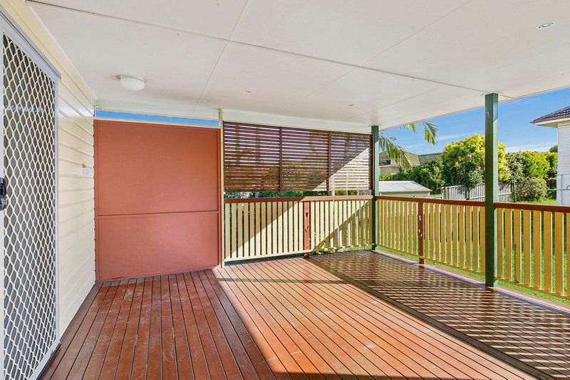 Photo - 33 Stannard Road, Manly West QLD 4179 - Image 4