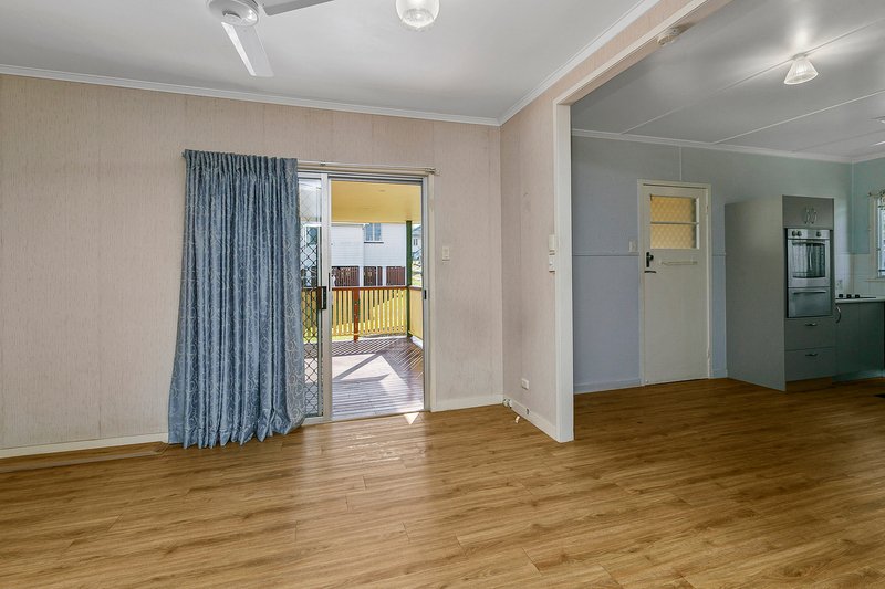 Photo - 33 Stannard Road, Manly West QLD 4179 - Image 9