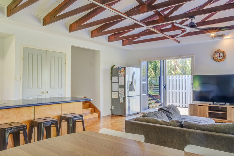 Photo - 33 Starfish Street, Agnes Water QLD 4677 - Image 4