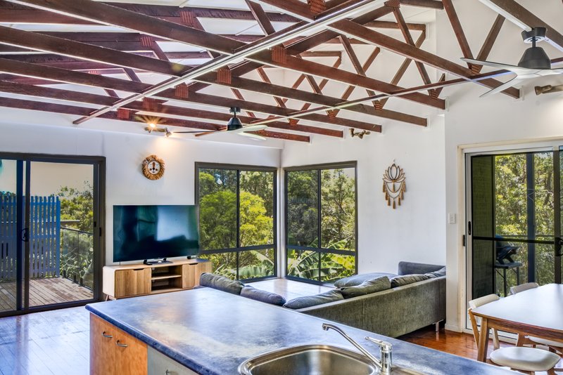 Photo - 33 Starfish Street, Agnes Water QLD 4677 - Image 5