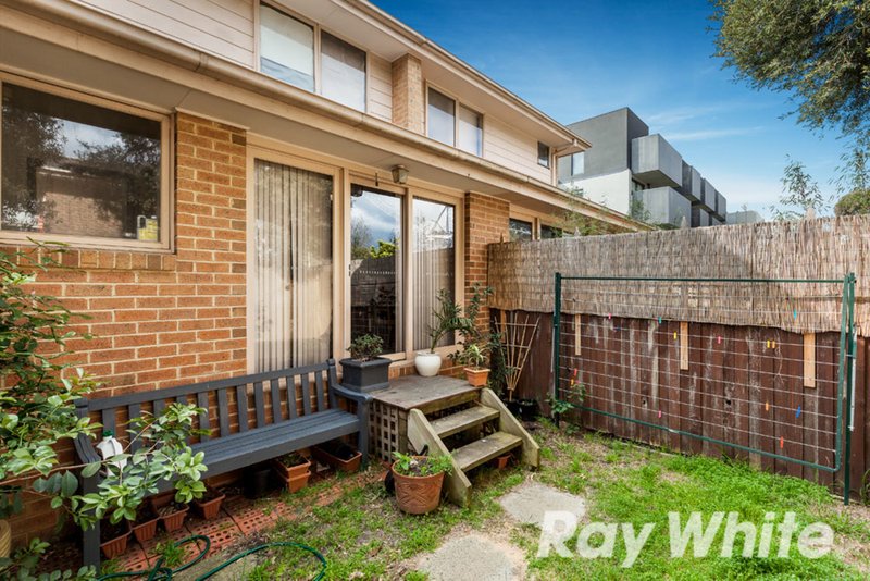 Photo - 3/3 Station Street, Blackburn VIC 3130 - Image 8