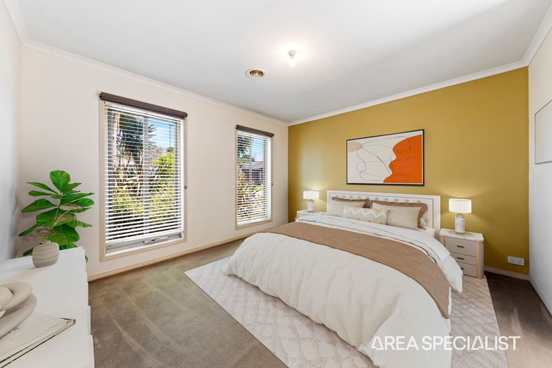 Photo - 33 Stefan Drive, Berwick VIC 3806 - Image 2