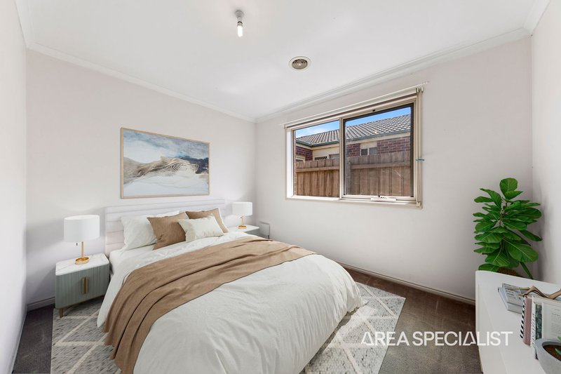 Photo - 33 Stefan Drive, Berwick VIC 3806 - Image 10