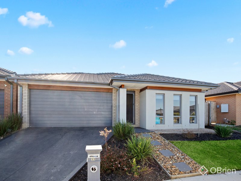 33 Stonefly Circuit, Weir Views VIC 3338