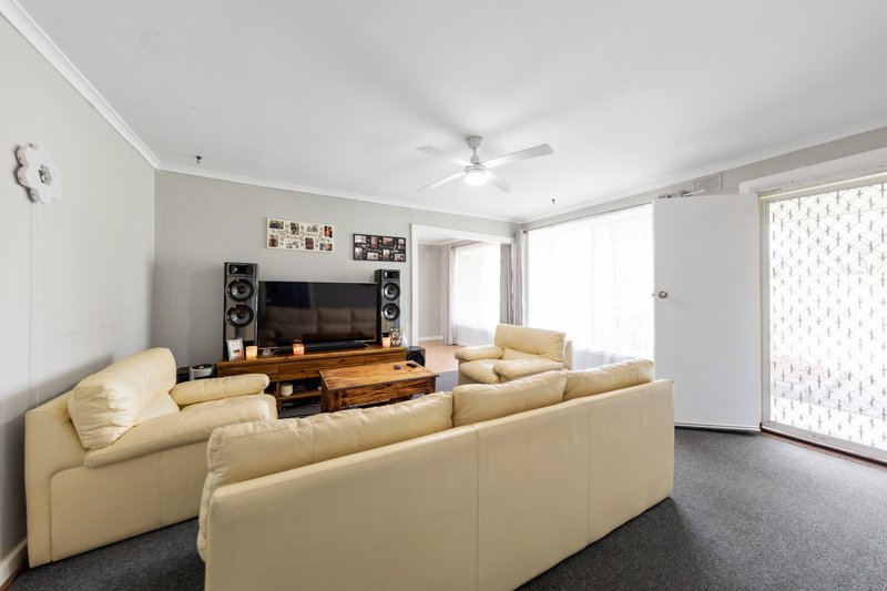 Photo - 33 Stratton Road, Elizabeth Downs SA 5113 - Image 4