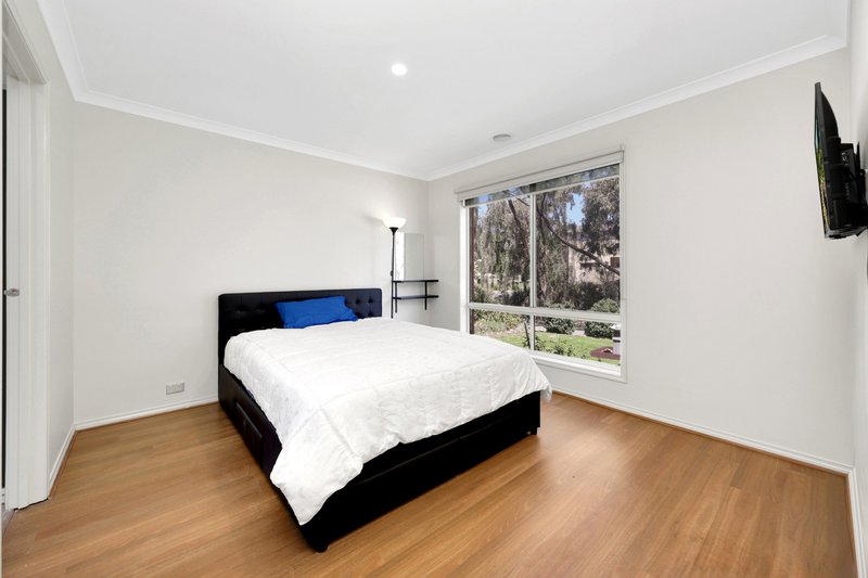 Photo - 33 Sunnybrae Drive, Mernda VIC 3754 - Image 2