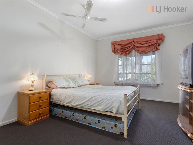 Photo - 33 Sunnymeade Drive, Aberfoyle Park SA 5159 - Image 11