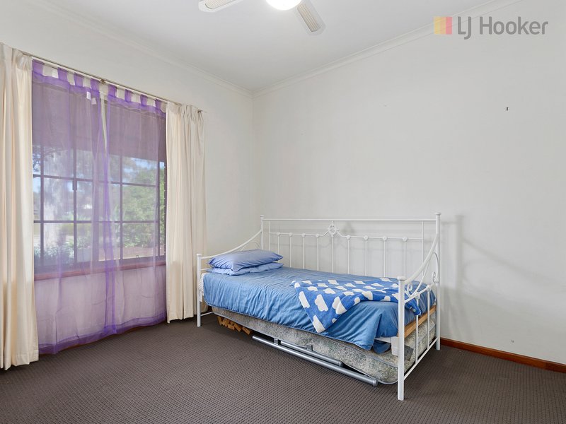 Photo - 33 Sunnymeade Drive, Aberfoyle Park SA 5159 - Image 13