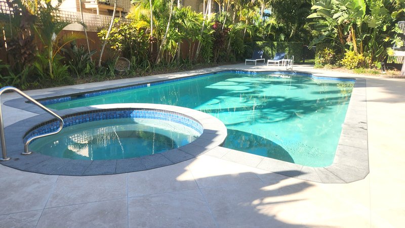 Photo - 3/3 Sunset Boulevard, Surfers Paradise QLD 4217 - Image 2