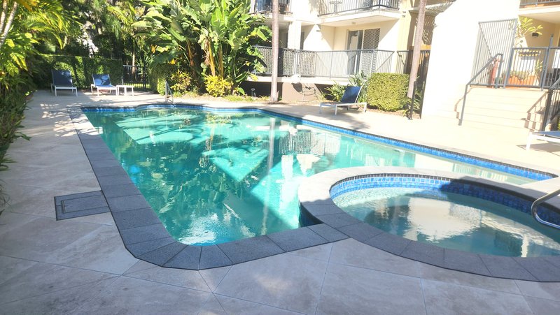 Photo - 3/3 Sunset Boulevard, Surfers Paradise QLD 4217 - Image 13
