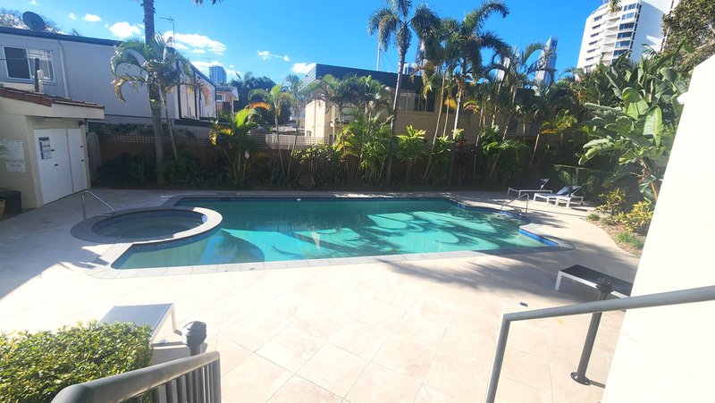 Photo - 3/3 Sunset Boulevard, Surfers Paradise QLD 4217 - Image 14