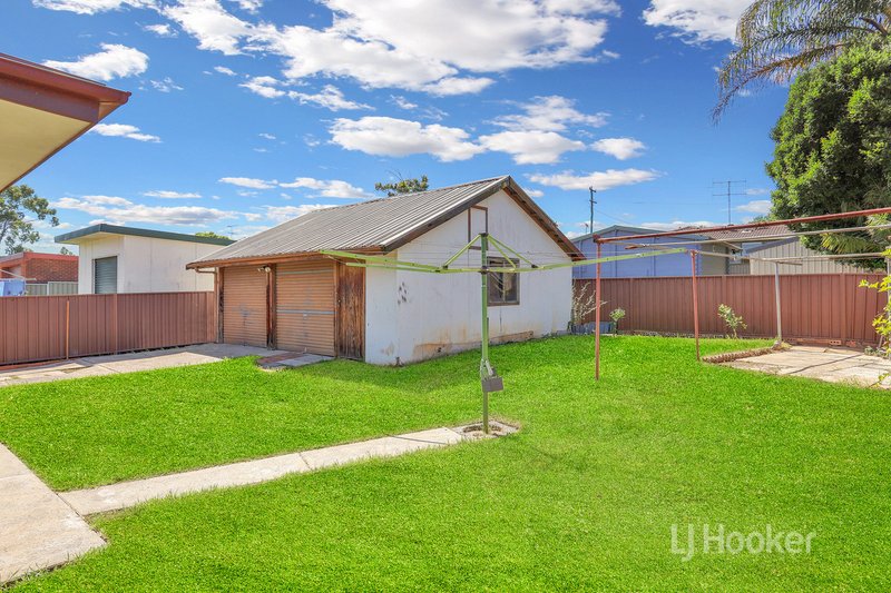 Photo - 33 Superior Avenue, Seven Hills NSW 2147 - Image 7