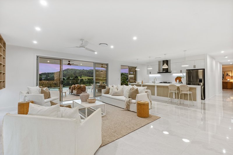 Photo - 33 Swagmans Ridge, Chatsworth QLD 4570 - Image 5