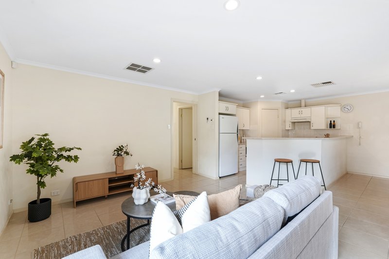 Photo - 33 Swallow Avenue, Modbury Heights SA 5092 - Image 11