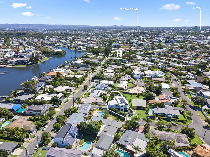 Photo - 33 Talinga Place, Broadbeach Waters QLD 4218 - Image 26