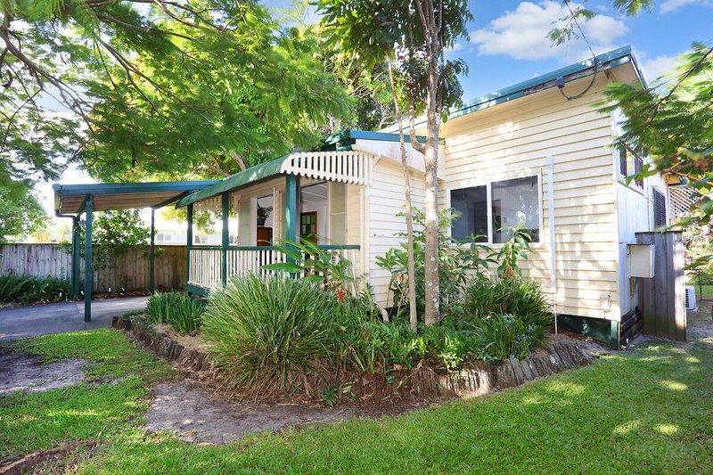 Photo - 33 Tarni Street, Coombabah QLD 4216 - Image 21