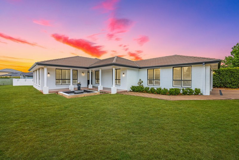 33 The Grange, Tamworth NSW 2340