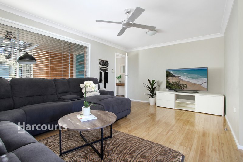 Photo - 33 Thirroul Road, Kanahooka NSW 2530 - Image 3