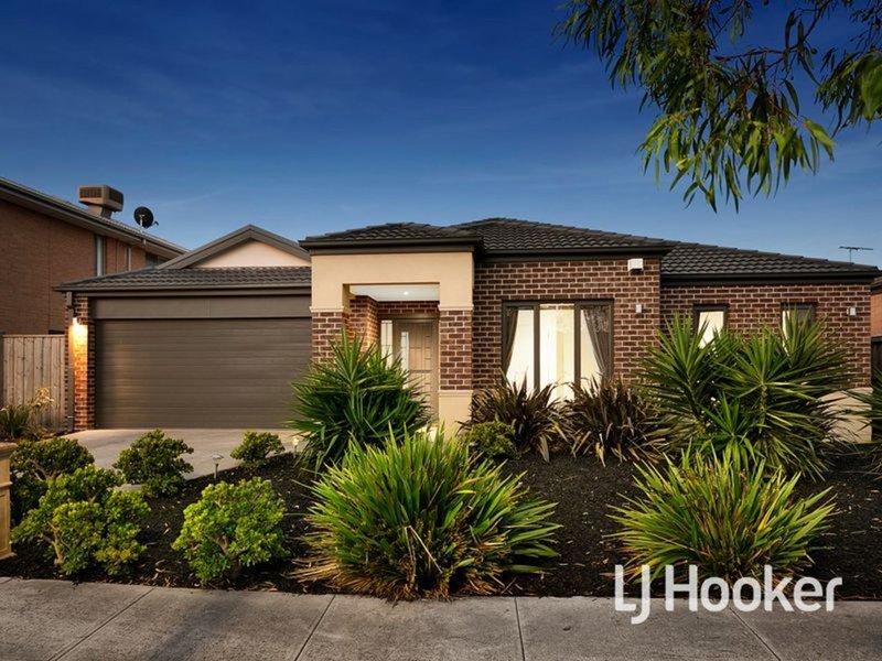 Photo - 33 Tobago Avenue, Point Cook VIC 3030 - Image 2