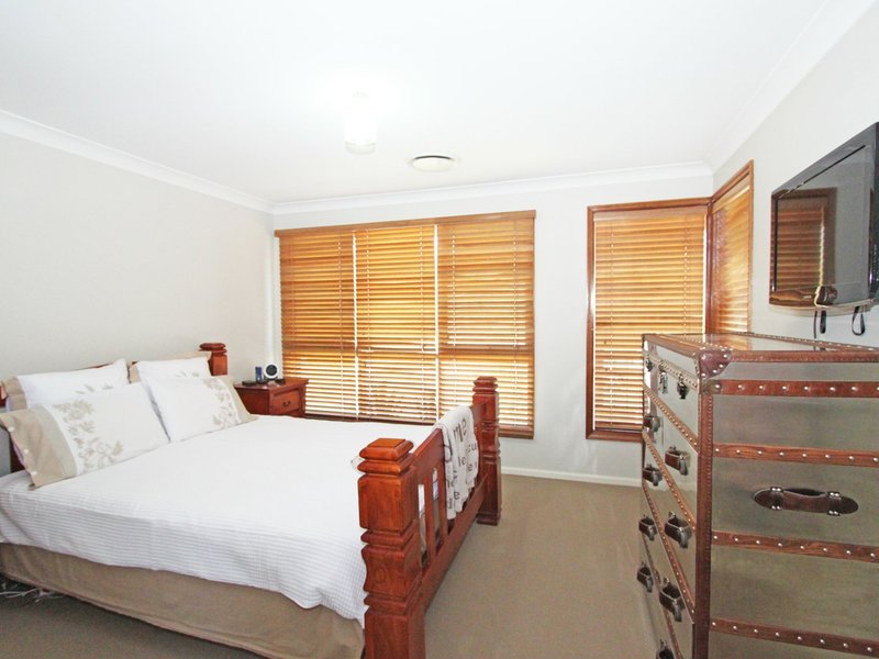 Photo - 33 Townsend Crescent, Ropes Crossing NSW 2760 - Image 7