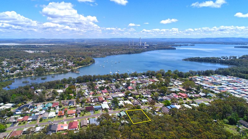 Photo - 33 Trevally Avenue, Chain Valley Bay NSW 2259 - Image 2