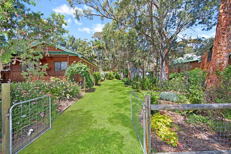 Photo - 33 Trevally Avenue, Chain Valley Bay NSW 2259 - Image 4