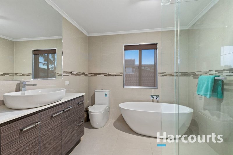 Photo - 33 Trisha Drive, Rowville VIC 3178 - Image 7