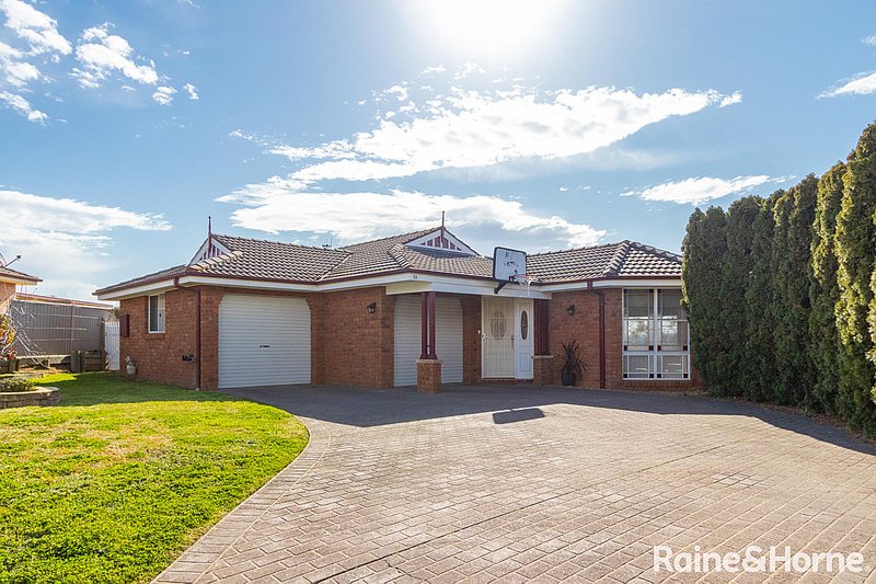 33 Ussher Crescent, Windradyne NSW 2795