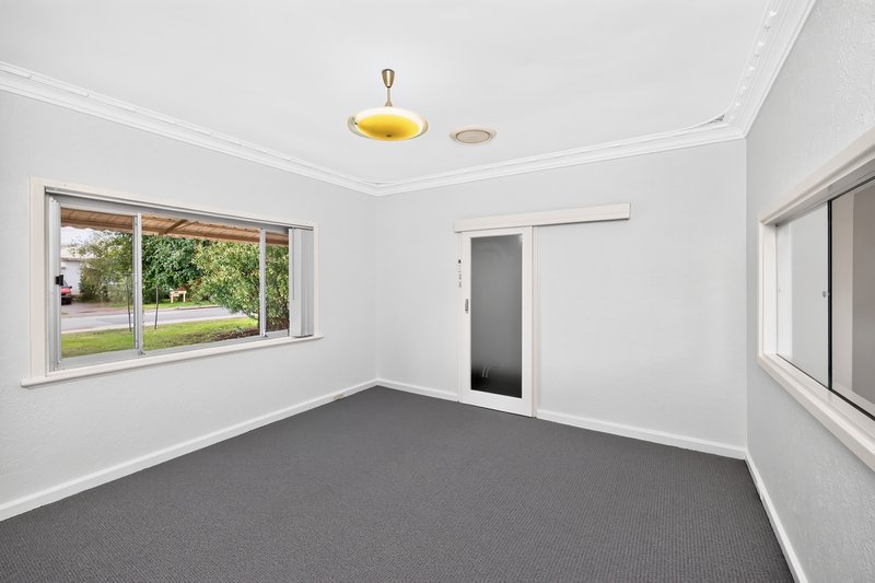 Photo - 33 Valerie Street, Dianella WA 6059 - Image 3