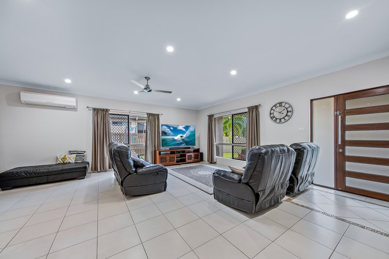 Photo - 33 Valley Drive, Cannonvale QLD 4802 - Image 7