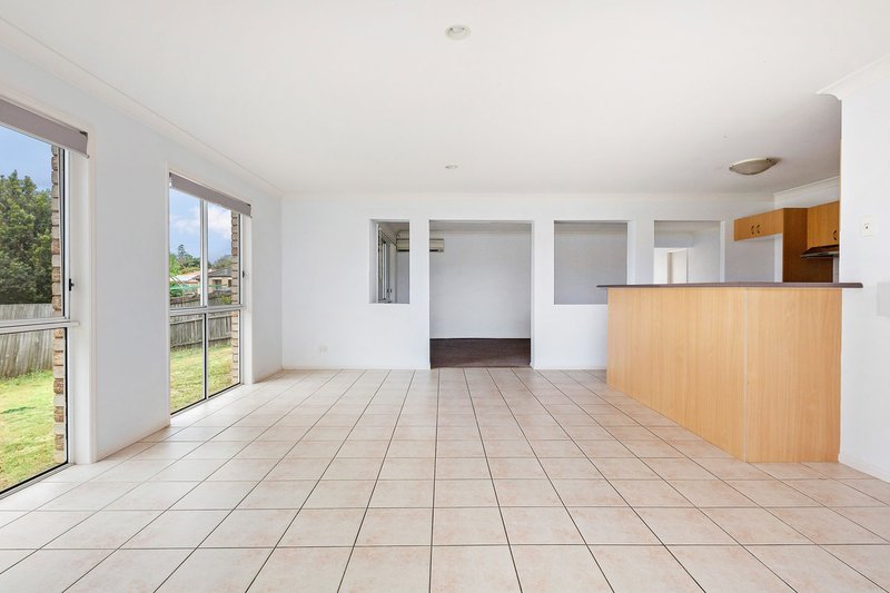 Photo - 33 Vanessa Court, Camira QLD 4300 - Image 6