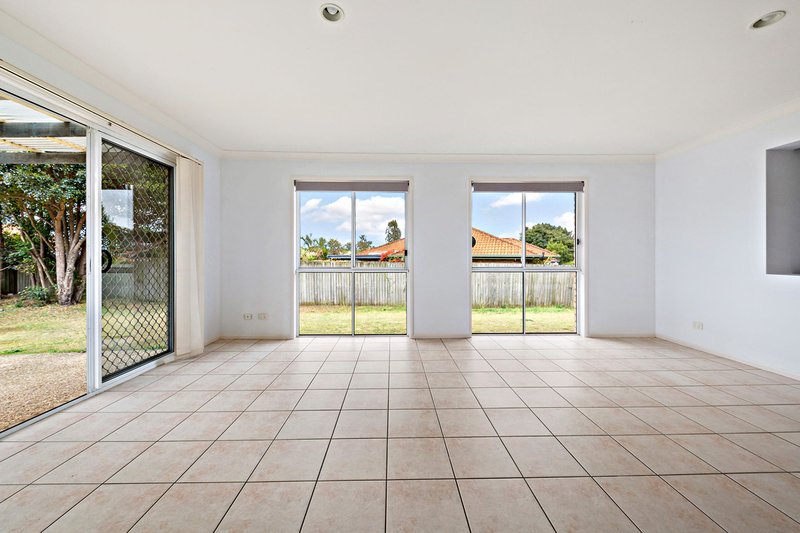 Photo - 33 Vanessa Court, Camira QLD 4300 - Image 8