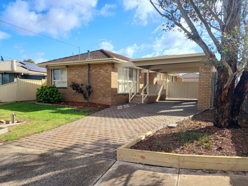 33 Vista Drive, Melton VIC 3337