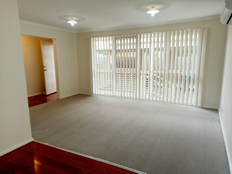 Photo - 33 Vista Drive, Melton VIC 3337 - Image 7