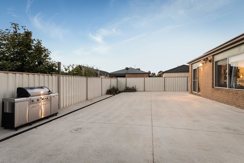 Photo - 33 Warbler Street, Pakenham VIC 3810 - Image 14